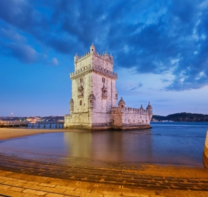 Rental of wheelchairs, mobility scooters, adjustable beds, and transfer hoists in Lisbon