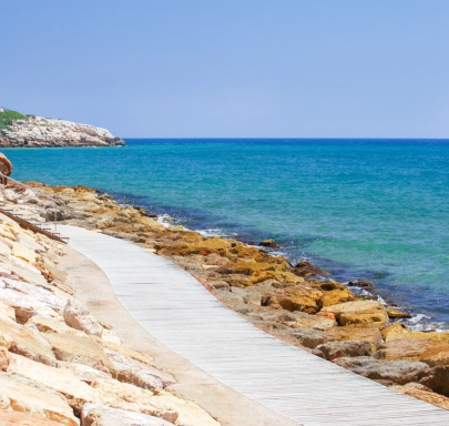 Rental of wheelchairs, mobility scooters, adjustable beds, and transfer hoists in Salou