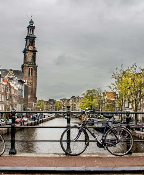 Aluguer de cadeiras de rodas, scooters de mobilidade, camas articuladas e guindastes de transferência em Amsterdão