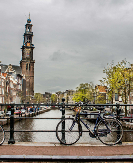 Rental of wheelchairs, mobility scooters, adjustable beds, and transfer hoists in Amsterdam