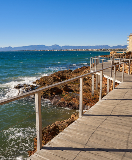 Hire of wheelchairs, mobility scooters, adjustable beds, and transfer hoists in Salou
