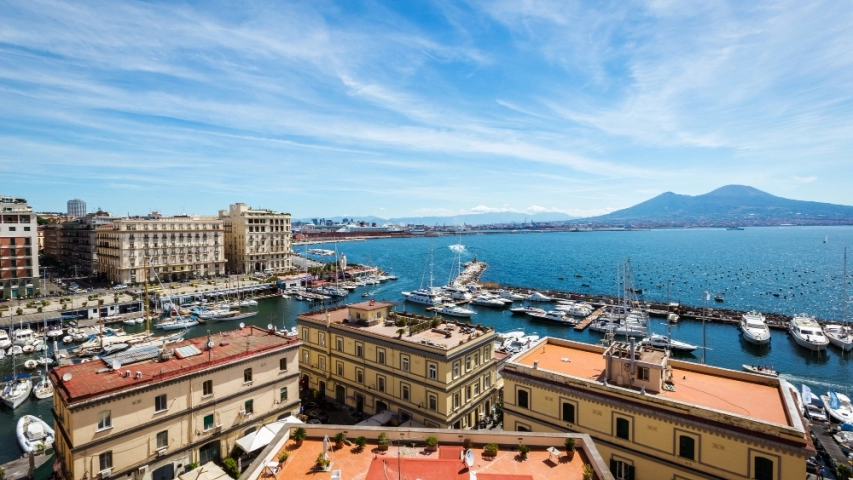 Accessibility guide to Naples